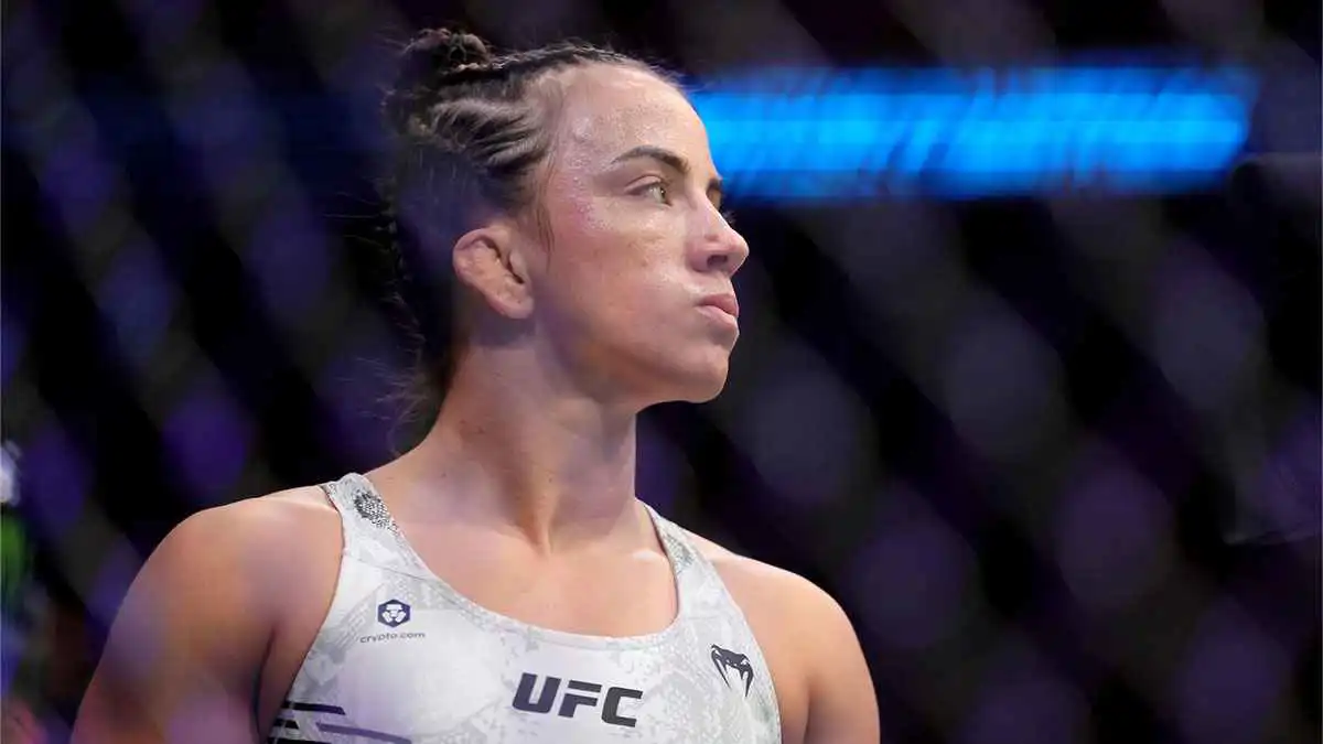 أحدث ظهور لمقاتلة UFC بعد تعرضها لضربة مرعبة أفقدتها الوعي (فيديو)