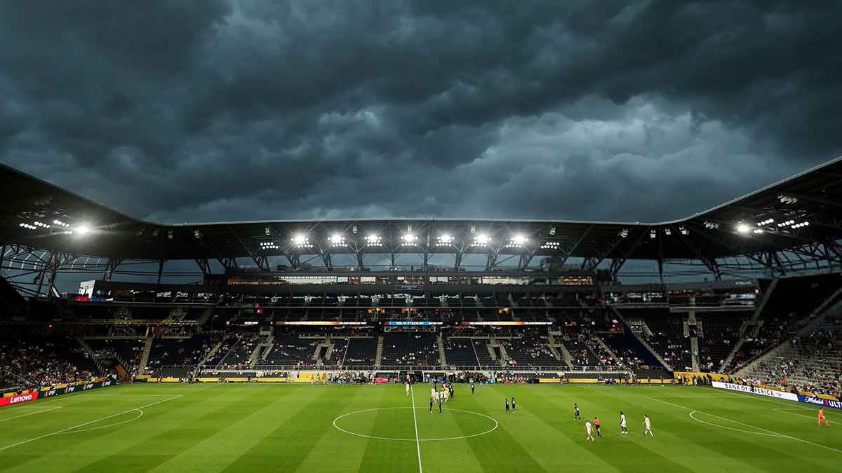 إيقاف مباراة باتشوكا وسالزبورغ بكأس العالم للأندية لسوء الأحوال الجوية (فيديو)