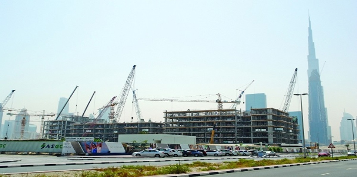 قطاع العقارات في دبي يتجاهل ضعف السوق والشركات تواصل البناء