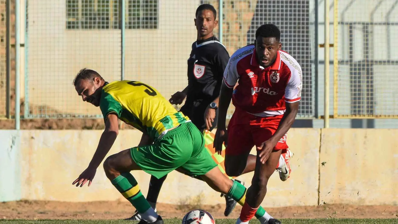 انتصارات بالجملة "خارج الملعب".. حمى الاعتراضات تفجّر أزمة كبرى بالدوري التونسي