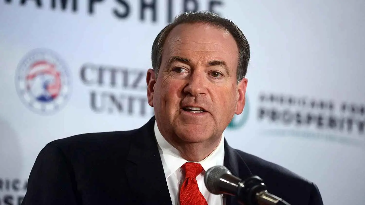 ترامب يعلن اختيار مايك هاكابي سفيرا لدى إسرائيل