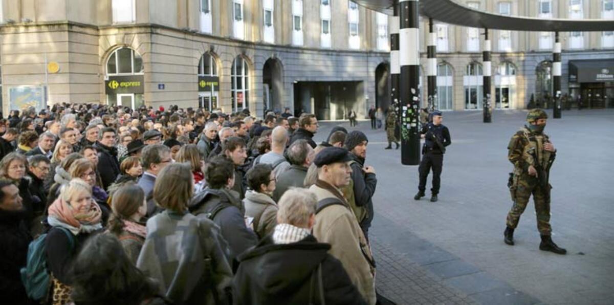 العثور على قنبلة ثالثة في مطار بروكسل واستمرار إغلاقه الأربعاء