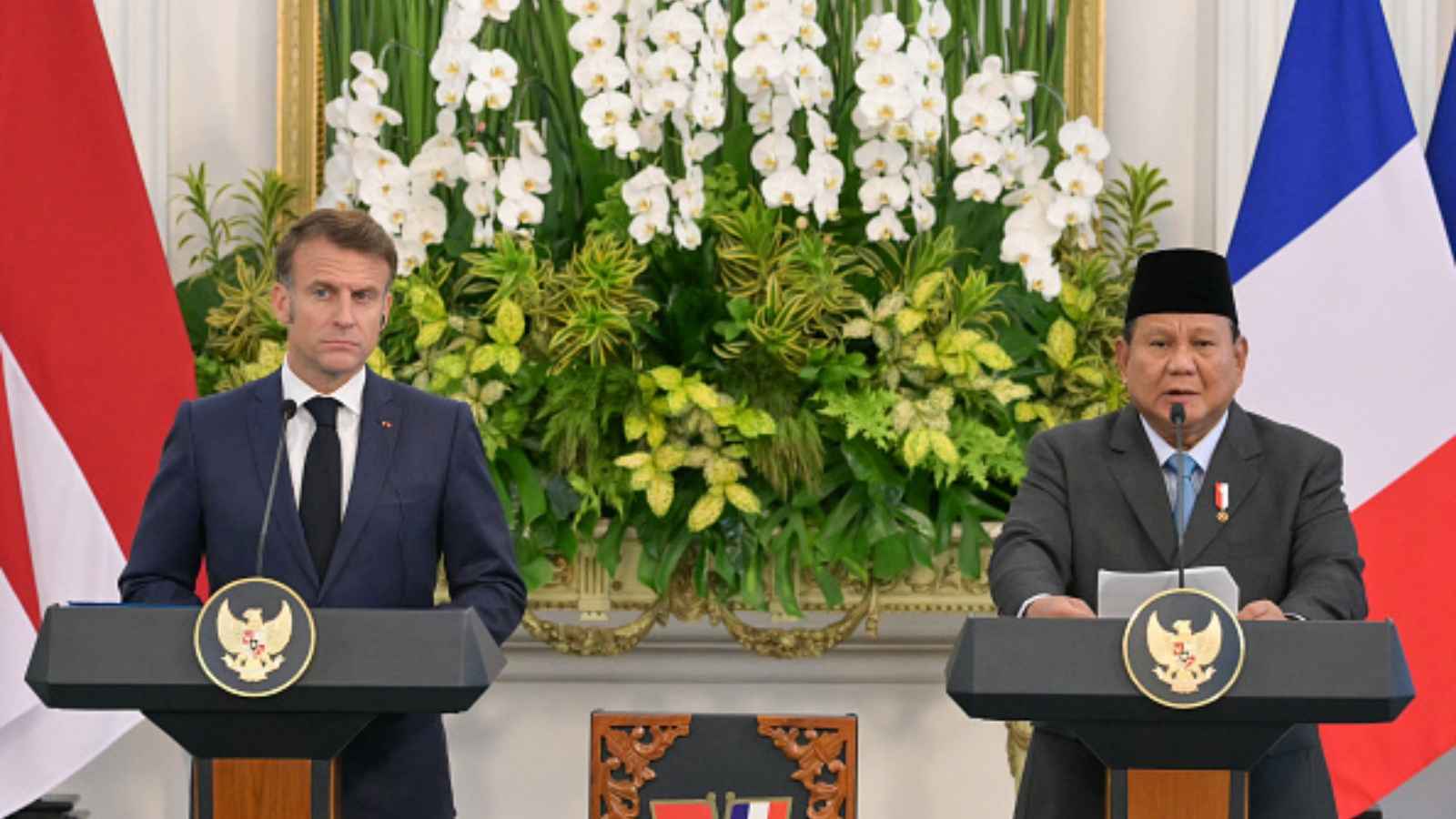 شراكات عسكرية واقتصادية.. ماذا جنى ماكرون من جولته الآسيوية؟