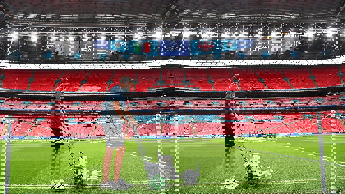 الاتحاد الإنجليزي يحظر رفع الأعلام الإسرائيلية والفلسطينية في ويمبلي 