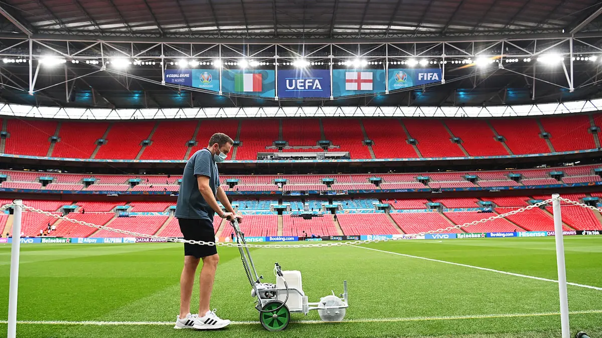 الاتحاد الإنجليزي يحظر رفع الأعلام الإسرائيلية والفلسطينية في ويمبلي 