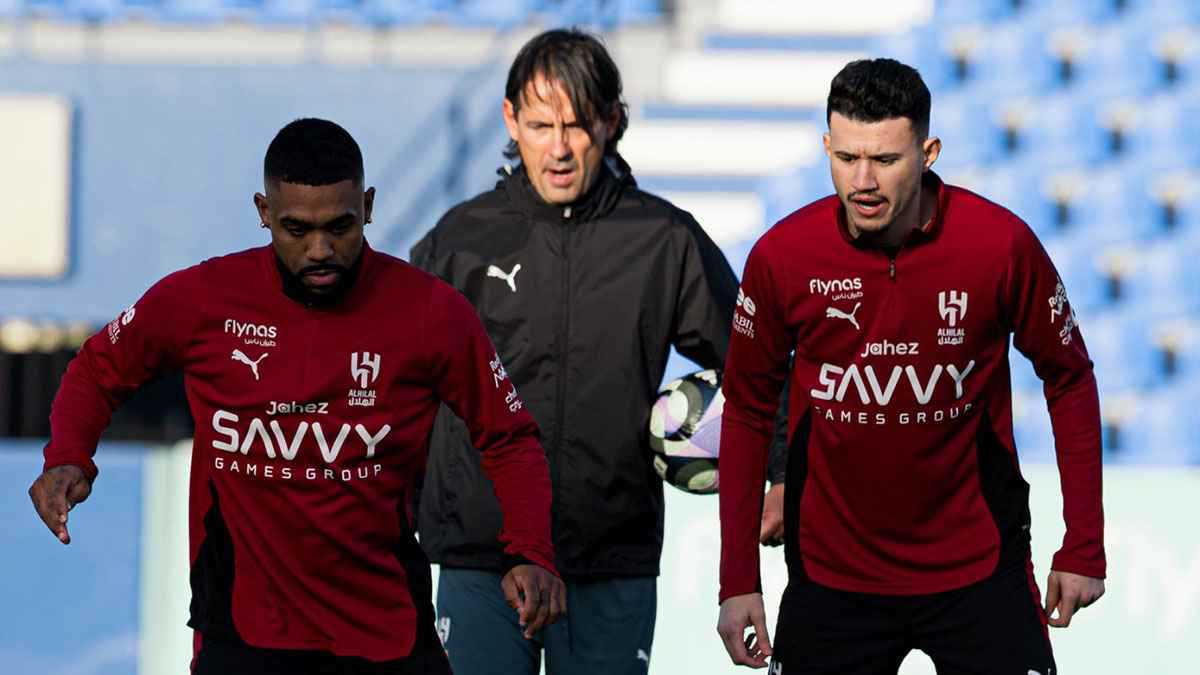 أول تحرك من عبد الله الحمدان لحسم انتقاله إلى النصر السعودي 