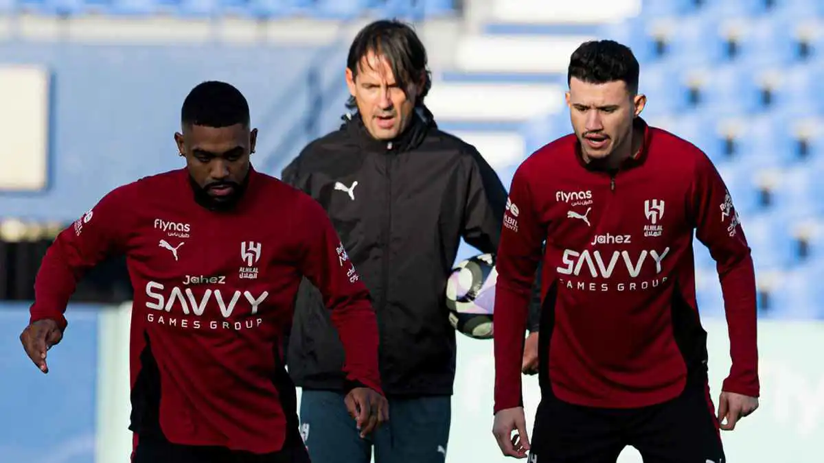 أول تحرك من عبد الله الحمدان لحسم انتقاله إلى النصر السعودي