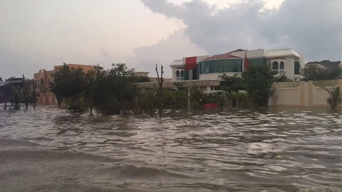 ما أسباب الأمطار الغزيرة والسيول الصيفية في الإمارات؟