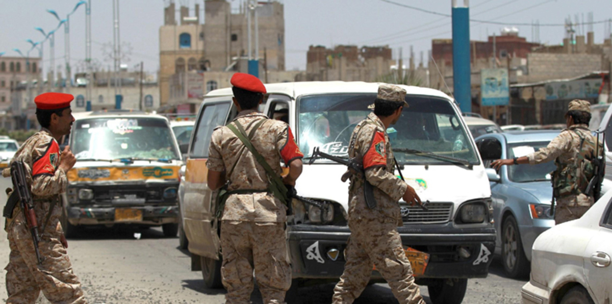 مقتل 8 يمنيين في انفجار استهدف معسكراً للجيش بعدن‎