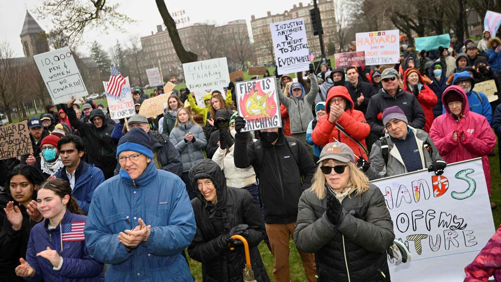 10 جامعات أمريكية تشكل جبهة للرد على "هجمات" ترامب