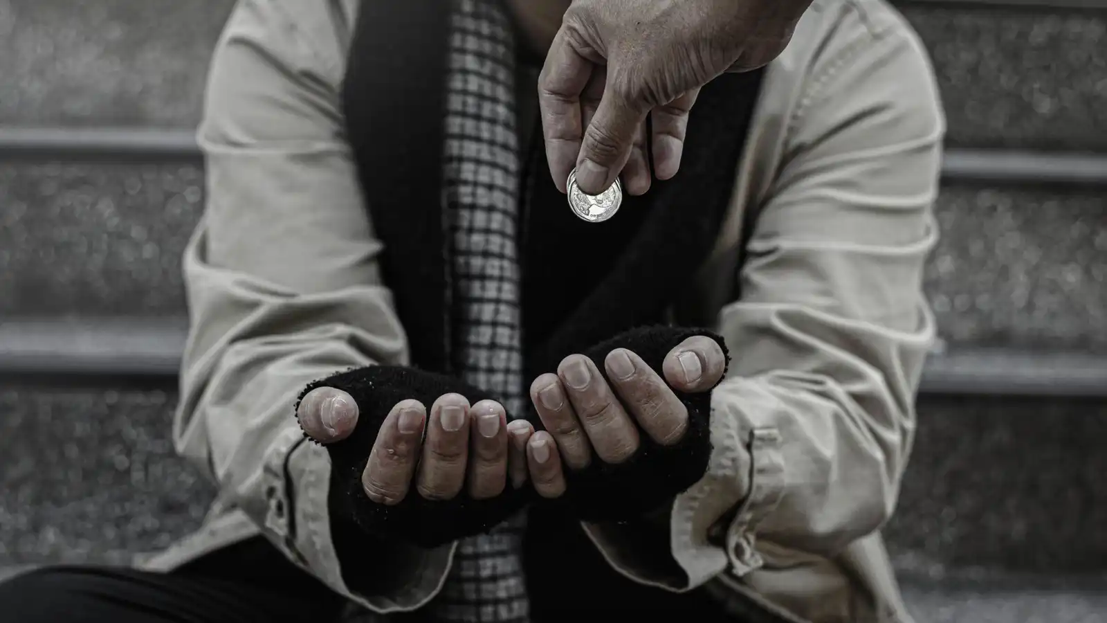 متسول ثري في دمشق يثير جدلاً بممتلكاته الضخمة (فيديو)