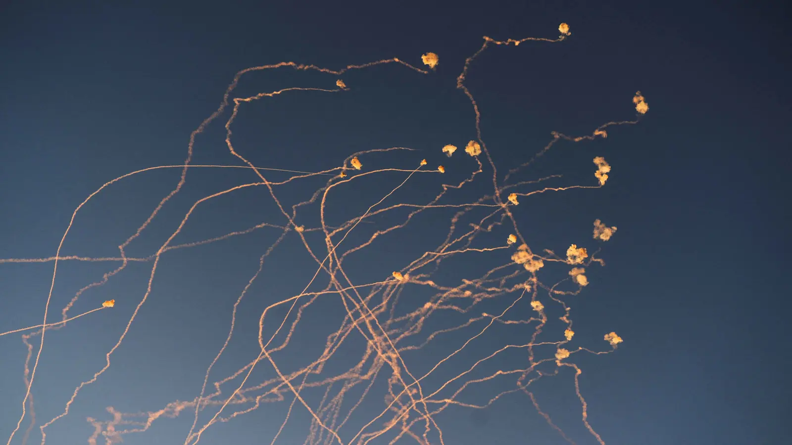 هجمات مكثفة بالمسيرات على شمال إسرائيل (فيديو)