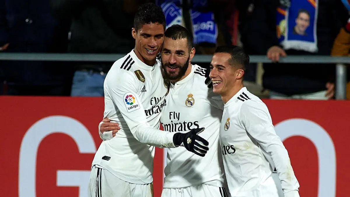 أزمة تضرب دفاع الفريق الملكي قبل مباراة ريال مدريد وأياكس بدوري أبطال أوروبا