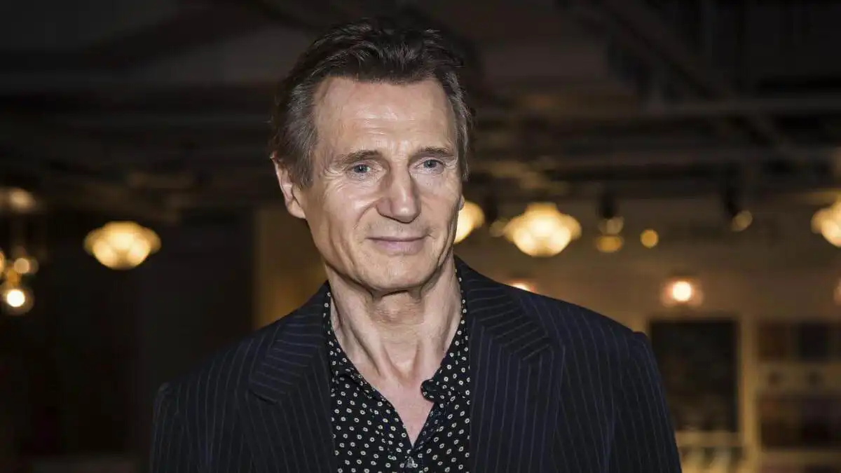 ليام نيسون يثير تفاعل الجمهور بإجابته عن "لابوبو" (فيديو)