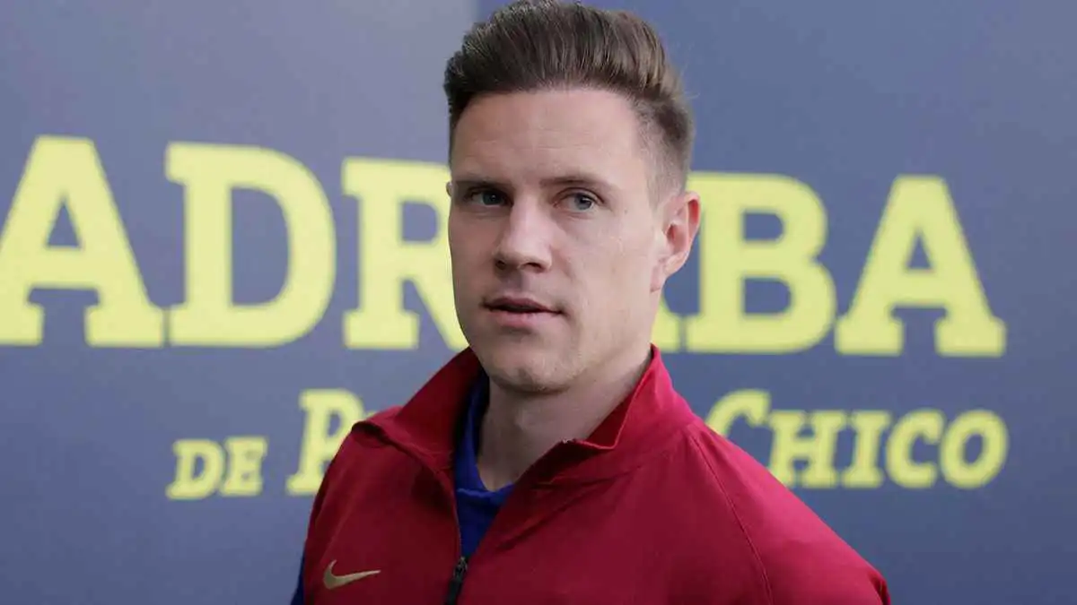 "اتفاق هدنة".. كواليس انتهاء أزمة برشلونة وتير شتيغن