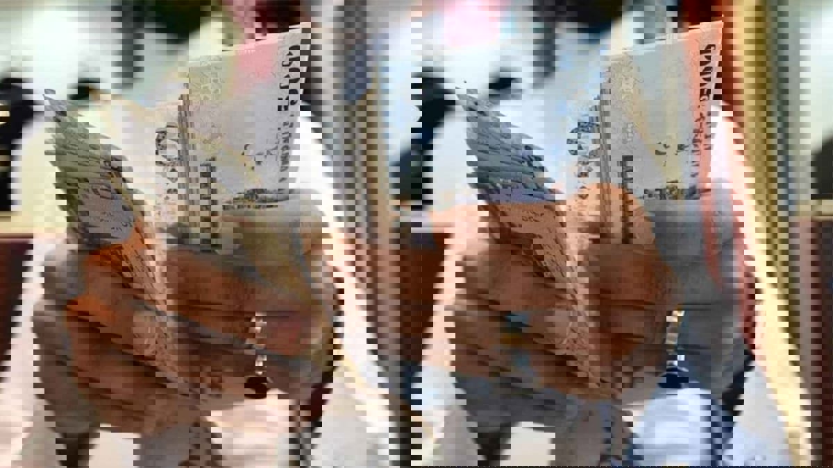 لمواجهة أزمة الغلاء العالمية.. السعودية تبدأ صرف المساعدات للملايين من مواطنيها