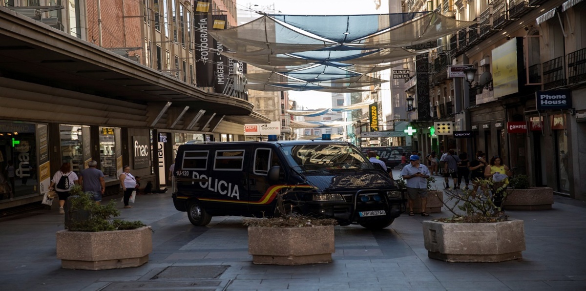 ما سر القميص الذي أشعل منصات التواصل الاجتماعي خلال هجمات برشلونة؟