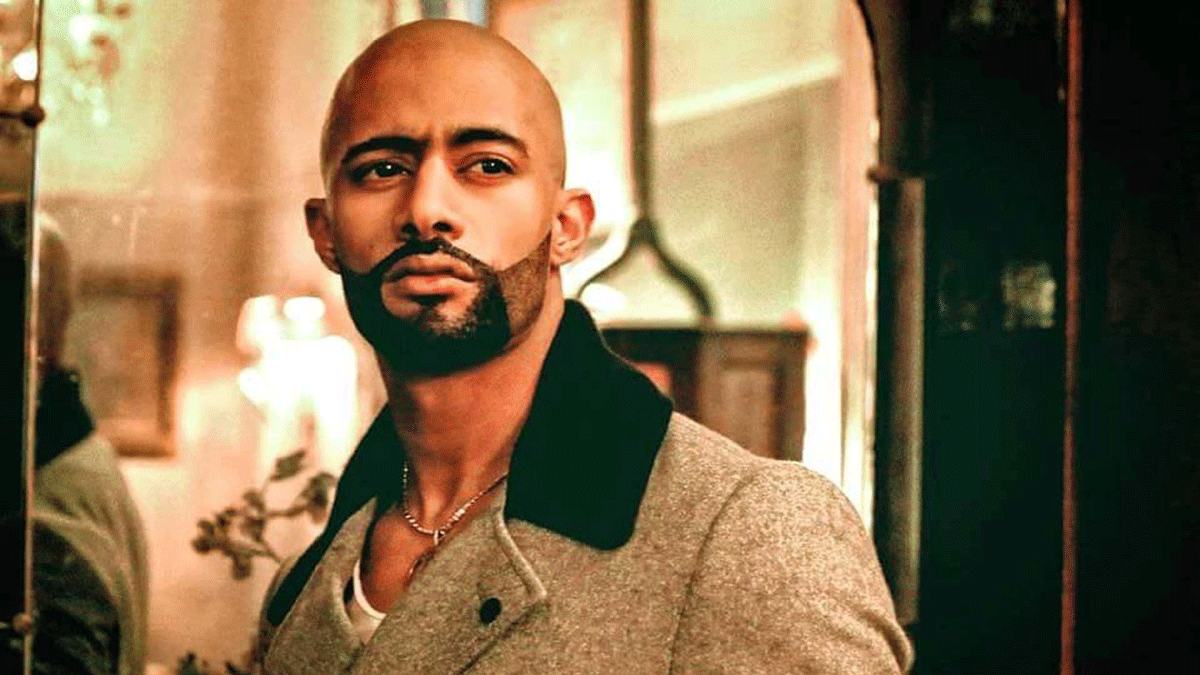 محمد رمضان يكذب الطيار المصري المفصول 