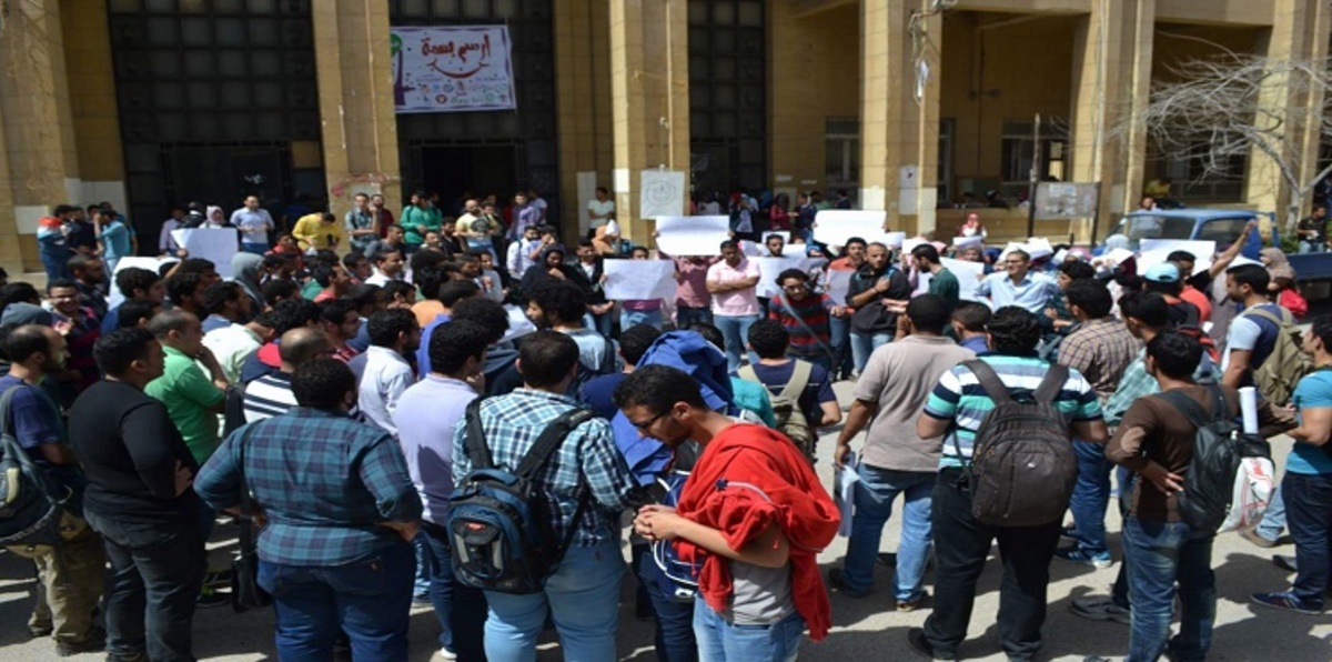 حبس 13 معارضًا لاتفاقية "تيران وصنافير" في مصر