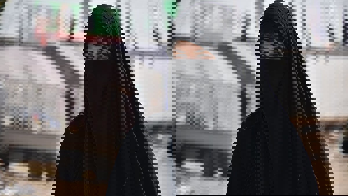 تقنية ذكاء اصطناعي تميز الوجوه تحت النقاب‎‎