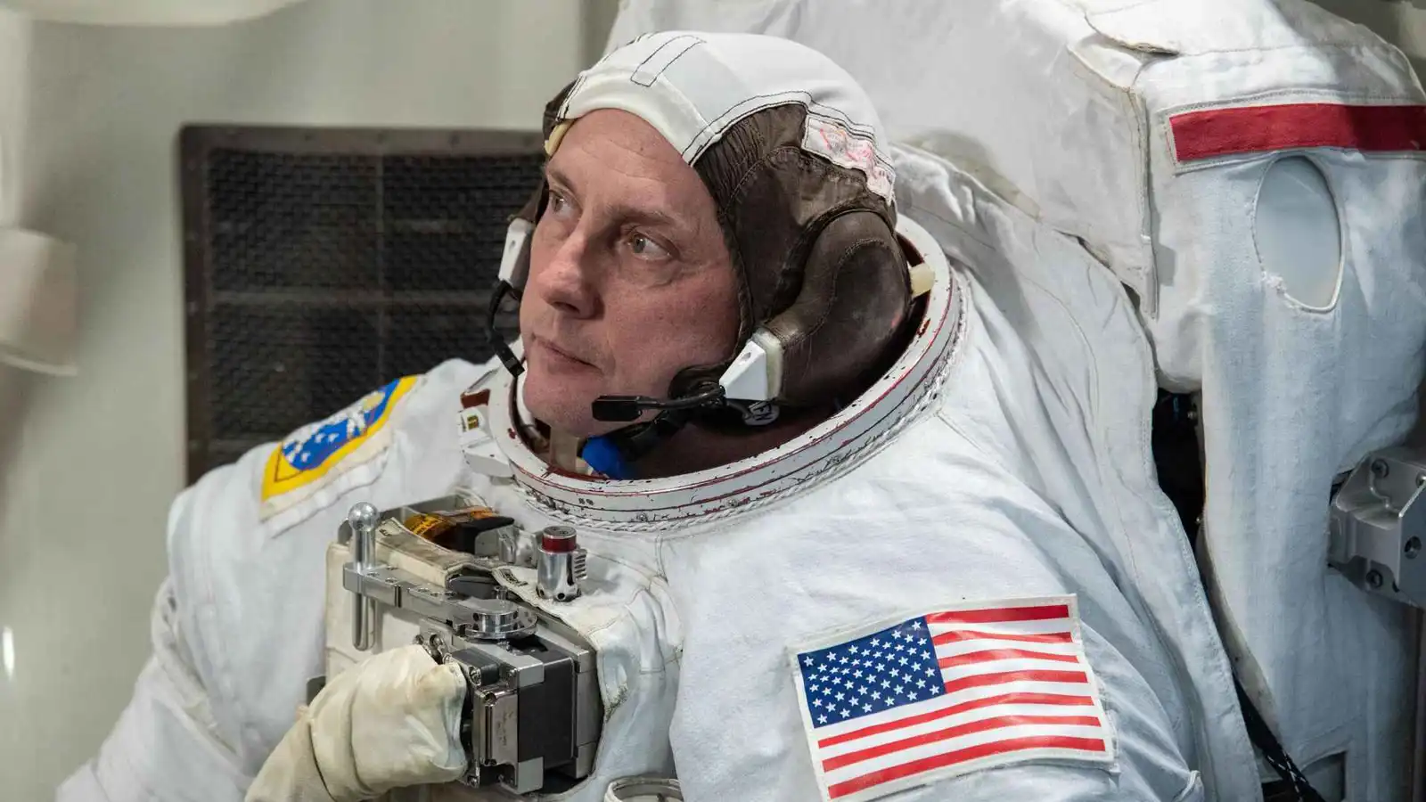 أول إجلاء طبي بتاريخ الفضاء.. حادث يُربك "ناسا"