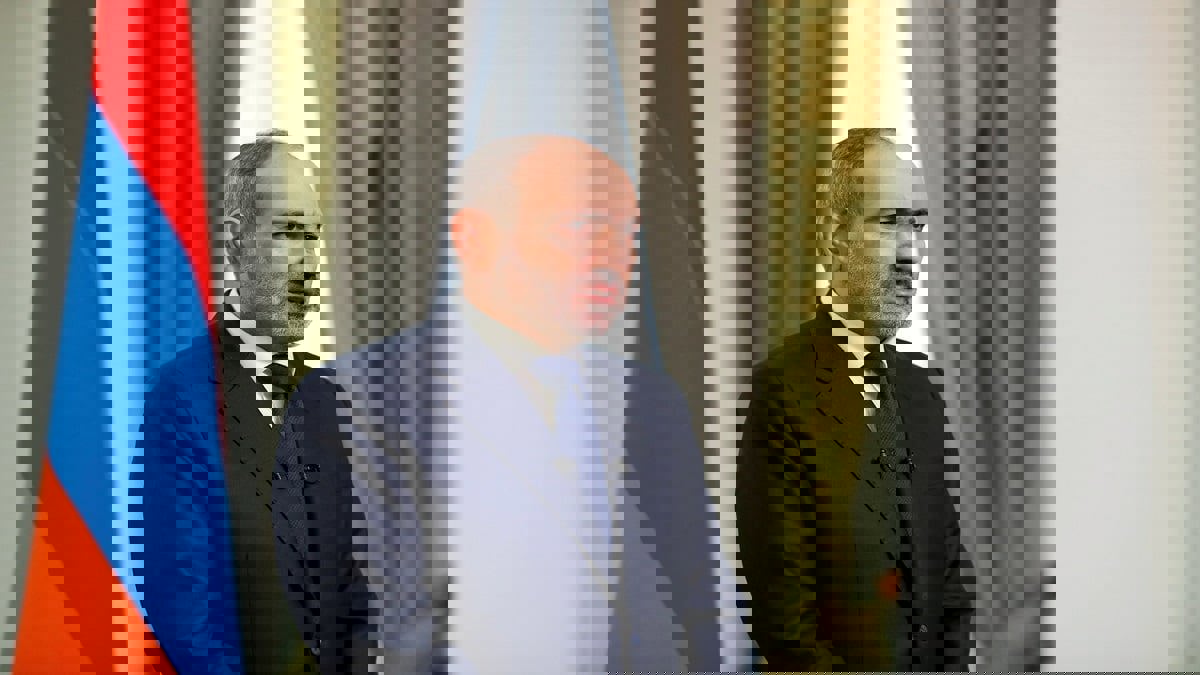 رئيس وزراء أرمينيا: على الجيش أداء مهمته والشعب لن يسمح بانقلاب عسكري