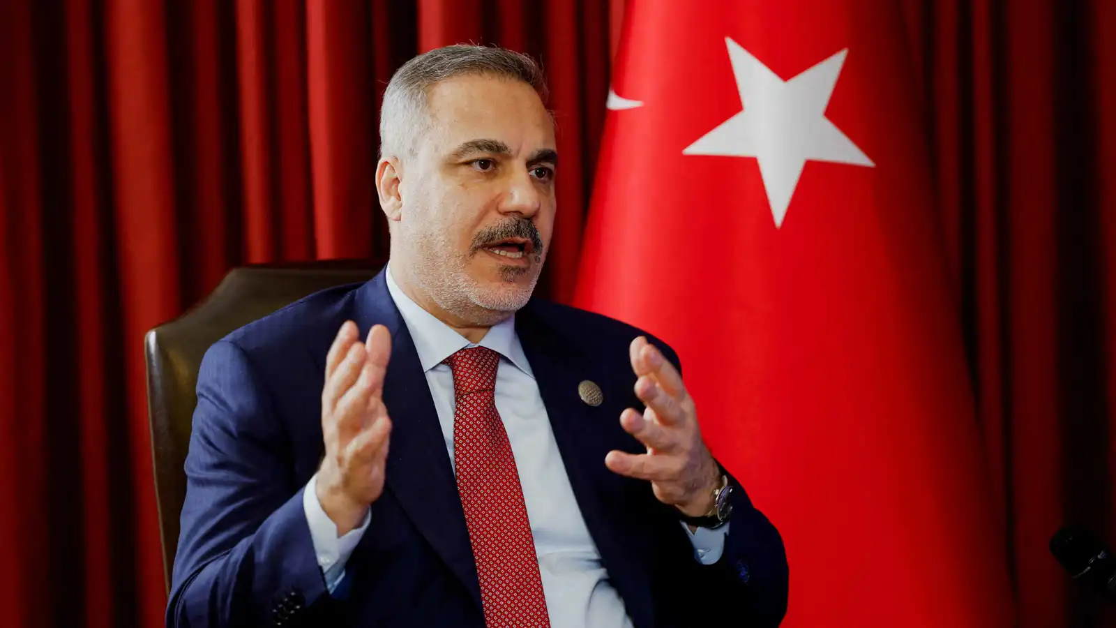 تركيا تدعو الولايات المتحدة إلى حل الخلافات مع إيران "تدريجيا"