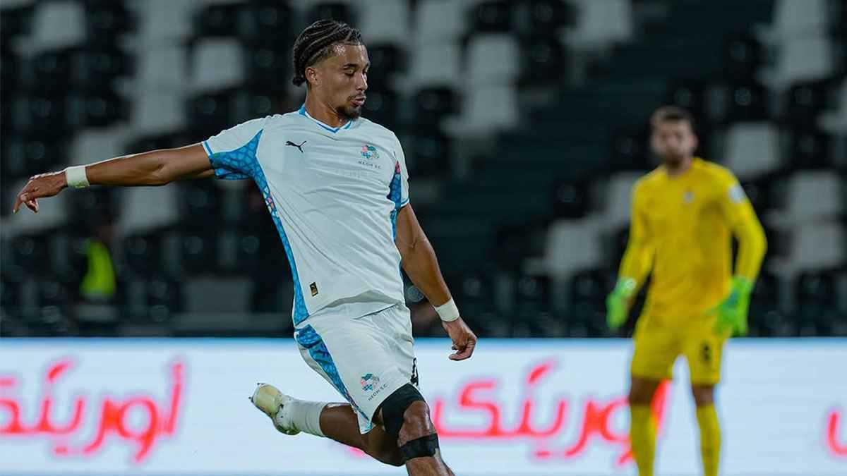 شرط غريب.. نجم نيوم يكشف سر فشل انتقاله إلى الهلال السعودي 