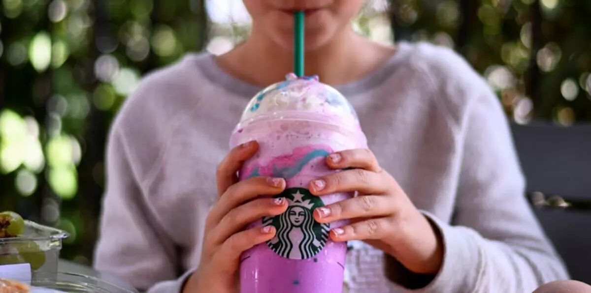 حمّى الإقبال على مشروب ستاربكس الجديد "يونيكورن فرابوتشينو" تغضب العاملين