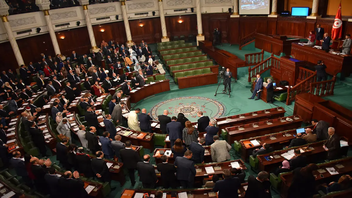شتائم وتبادل للاتهامات في البرلمان التونسي.. وقيادي بحركة النهضة يهدد عبير موسى بالسجن