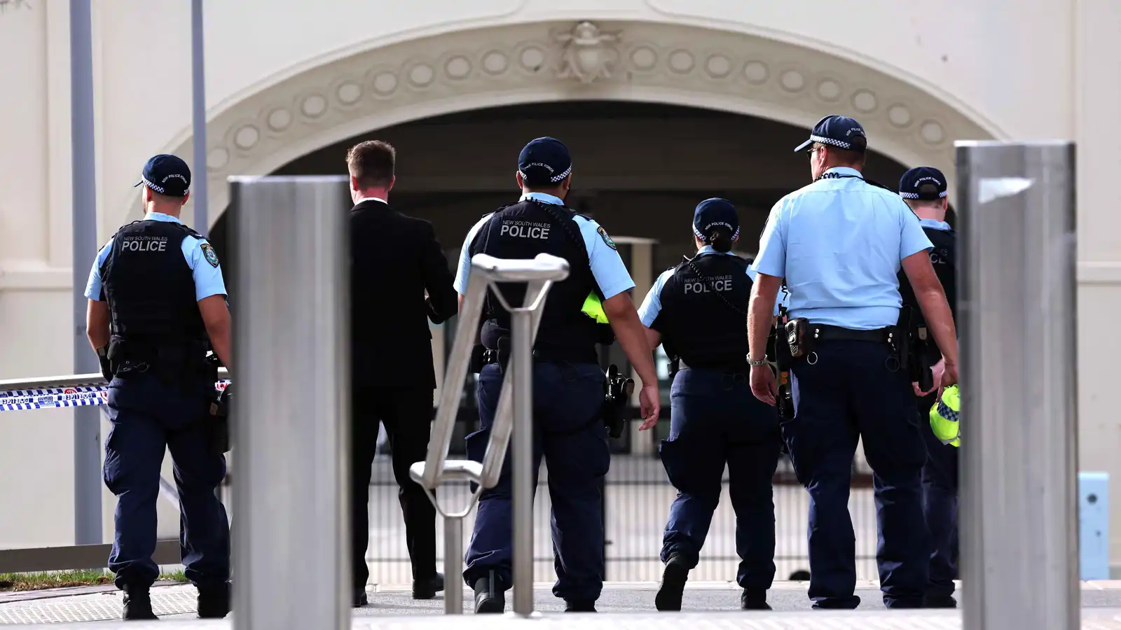 الاستخبارات الإسرائيلية ترجّح تورط حزب الله بهجوم سيدني