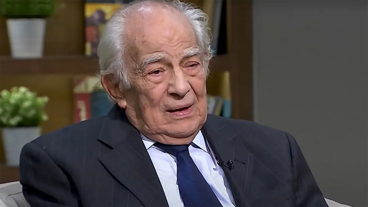 بعد أزمته مع ابنته.. تكريم رشوان توفيق في ختام مهرجان آفاق مسرحية