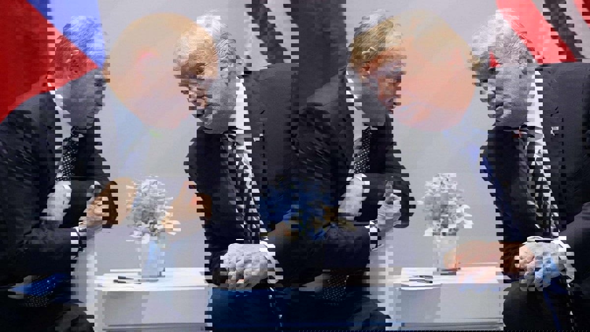 تقرير: "صمت ترامب" منح بوتين الضوء الأخضر للاستمرار في الهجمات السيبرانية ضد أمريكا