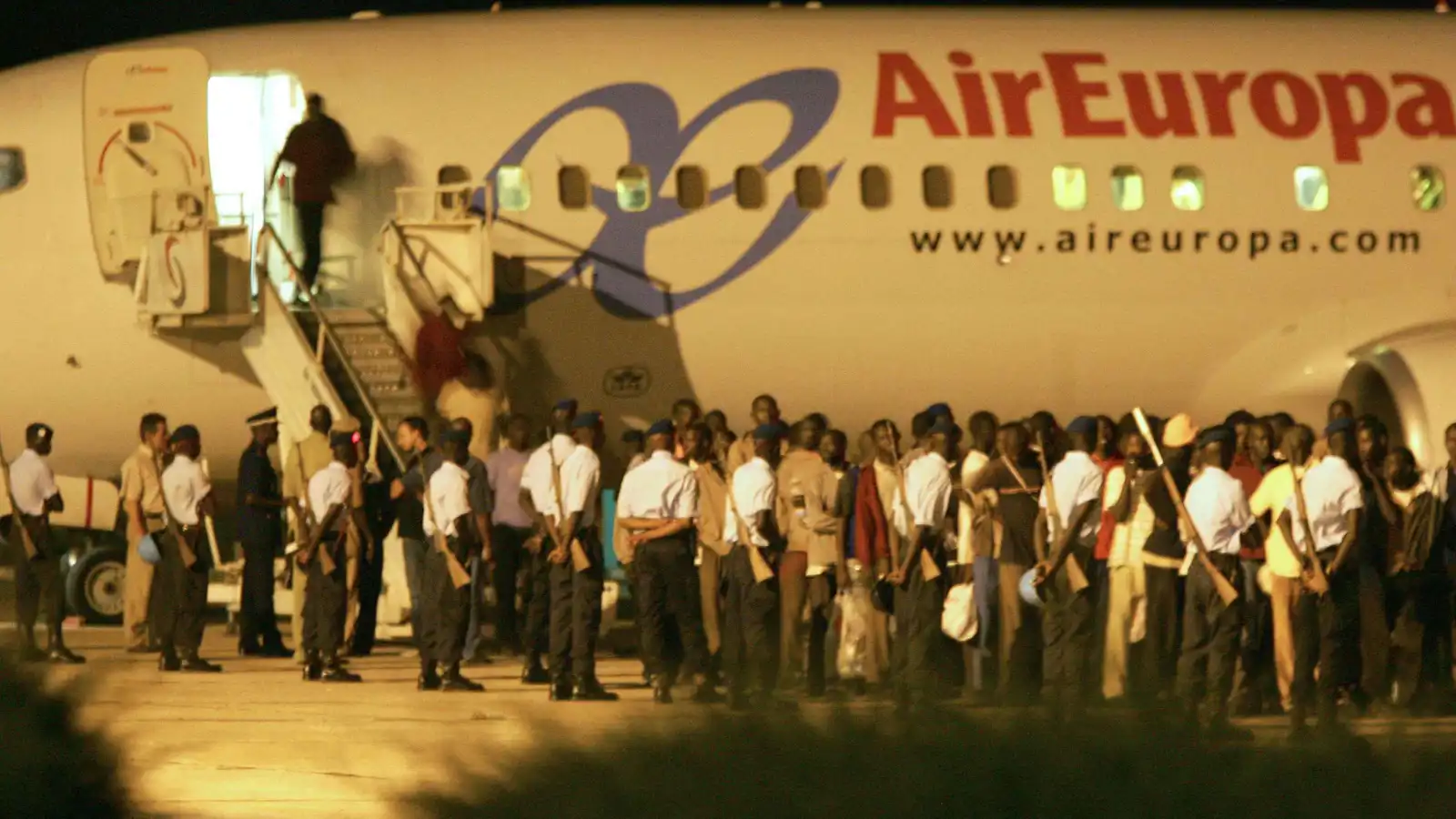 الشرطة الإسبانية تفكك "شبكة يمنية" لتهريب المهاجرين