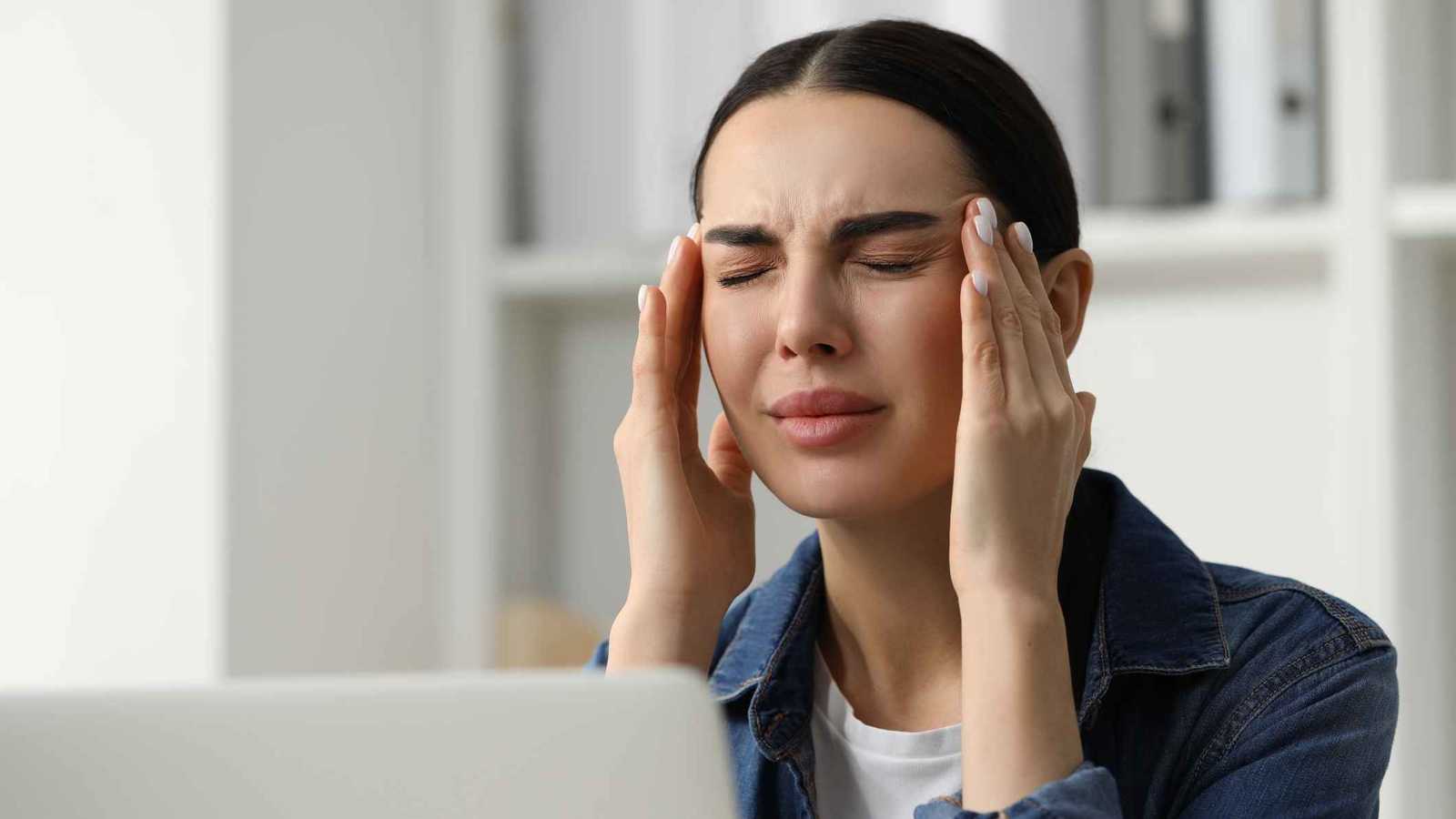 لا تستهِن بالصداع الذي يختفي مع "الإيبوبروفين".. لهذا السبب