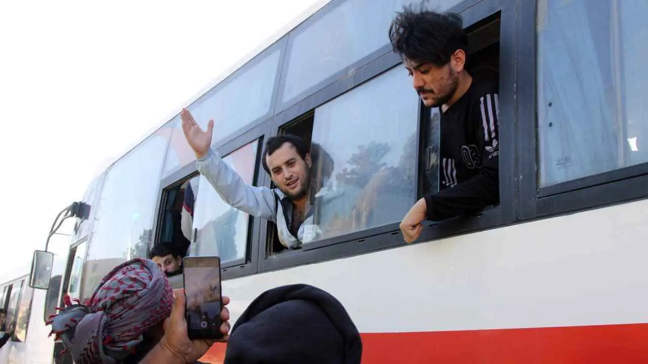 "تبييض السجون"..  تبادل مئات المعتقلين بين الحكومة السورية و"قسد"