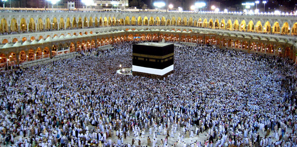 السعودية تحذر المقيمين من الحج دون تصريح.. وتتوعدهم بالإبعاد والمنع من دخول أراضيها