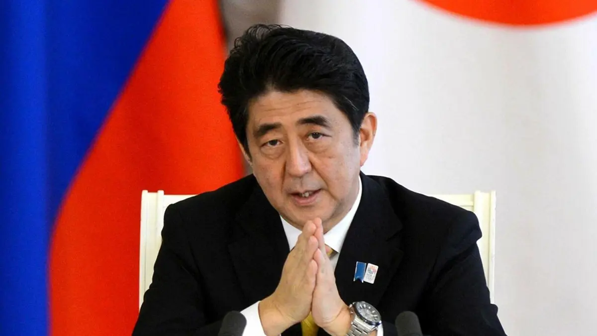 في أول زيارة لرئيس وزراء ياباني منذ 4 عقود.. آبي يبحث في طهران التوتر الإيراني الأمريكي