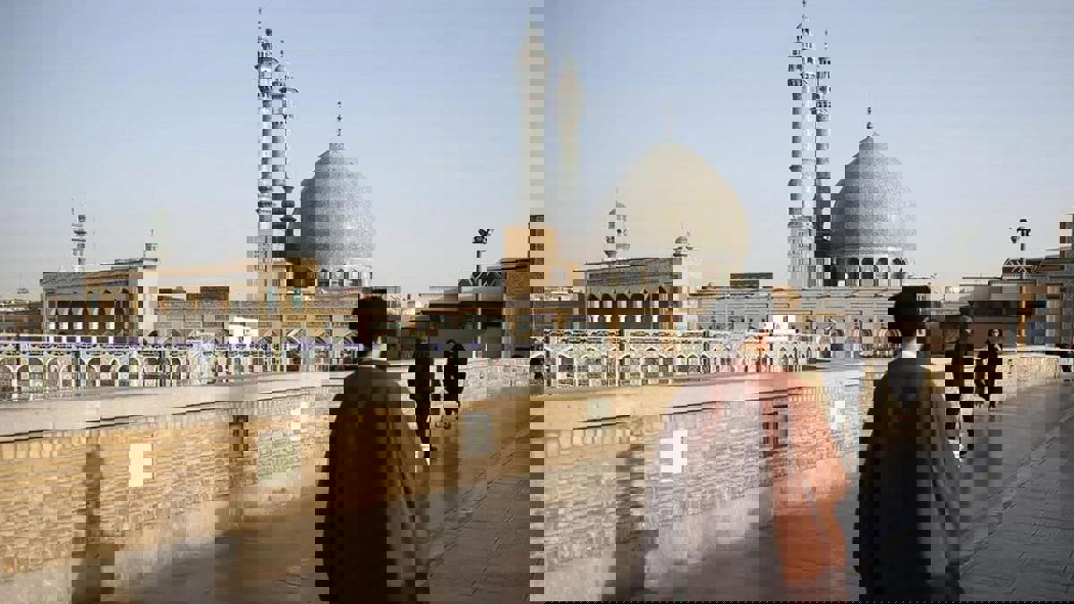 إيران: منفذ الهجوم على رجال دين في مشهد أفغاني "متشدد"