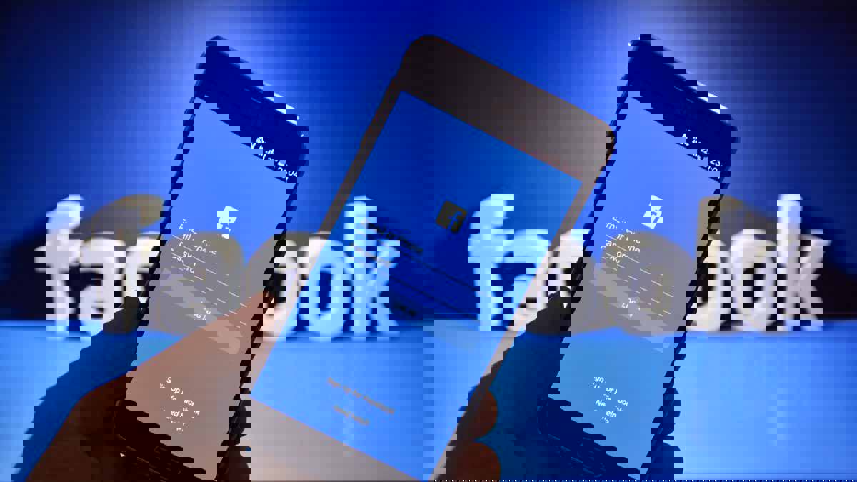 "فيسبوك" تكشف عن السبب الحقيقي وراء توقف خدماتها