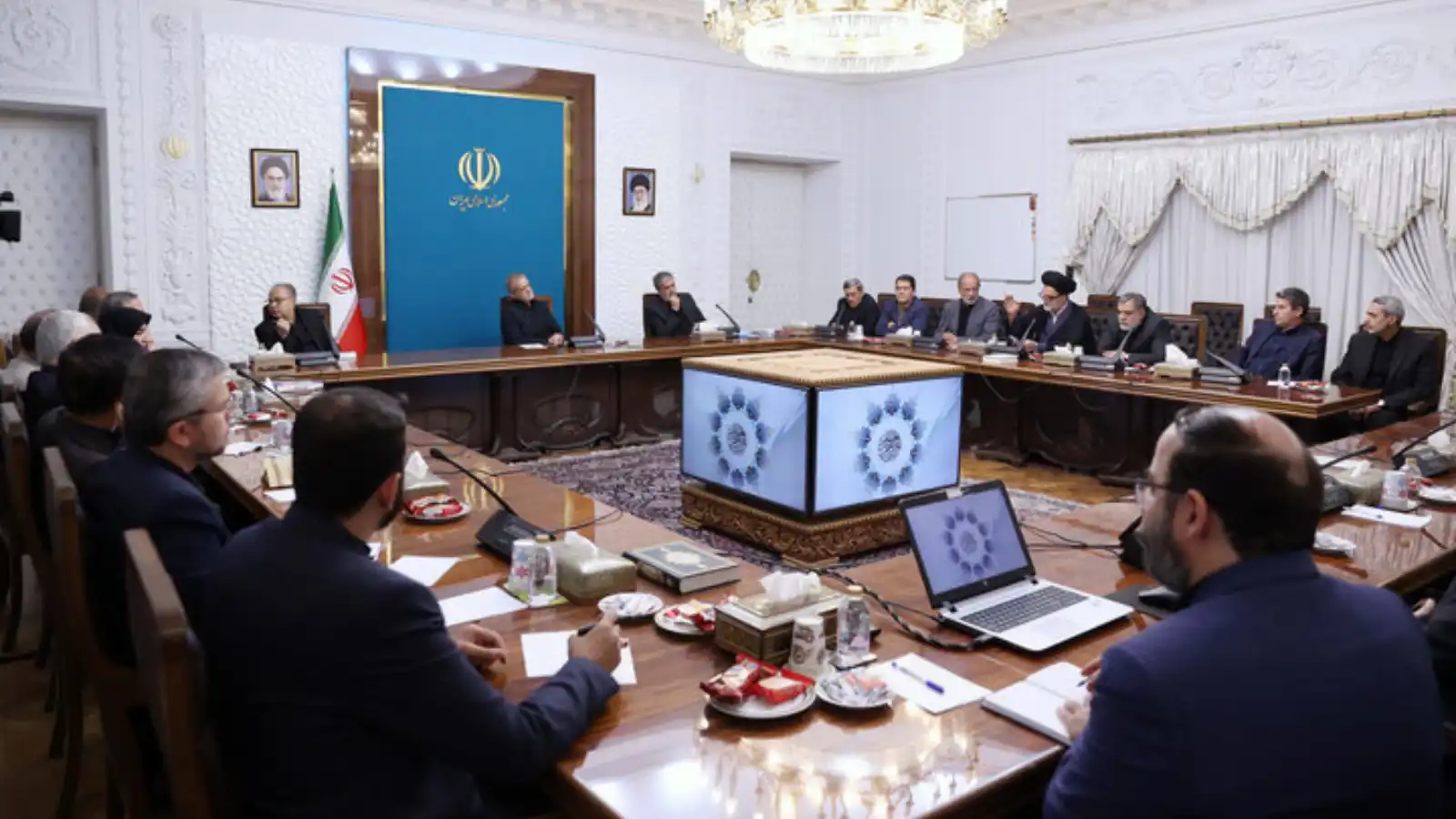 يرأسه بزشكيان.. مجلس الأمن القومي الإيراني يعلن تشكيل "مجلس الدفاع"