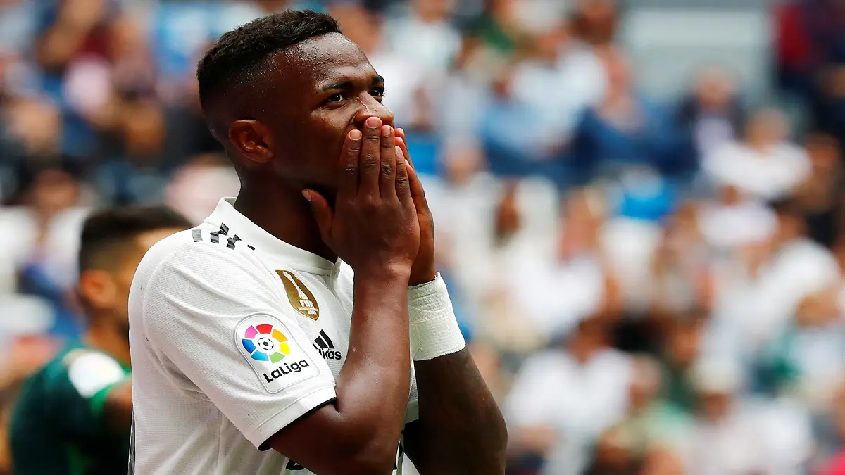 خلاف جديد بين زيدان وفلورنتينو بيريز بسبب فينيسيوس جونيور