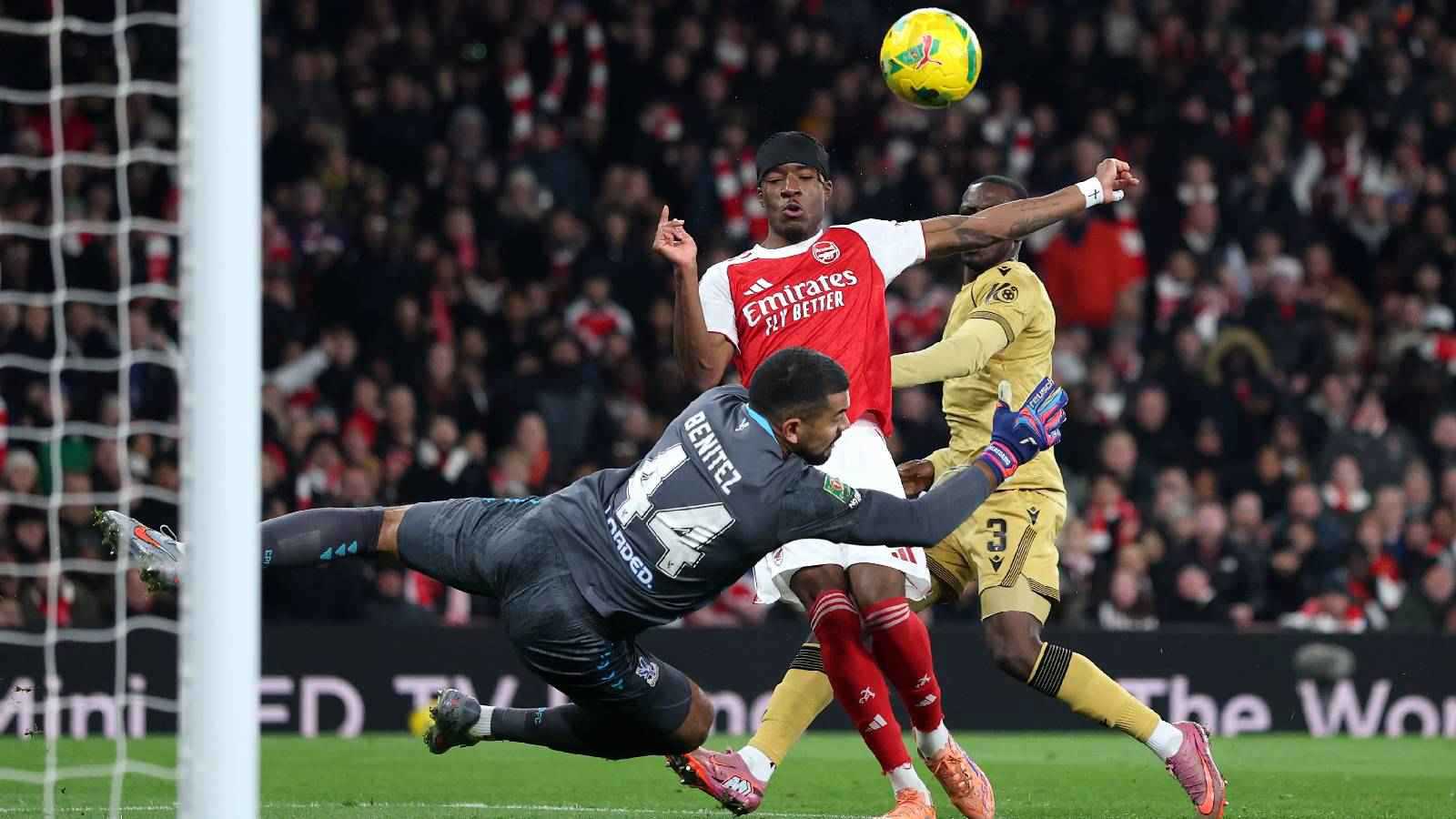 آرسنال يفلت من مفاجآت كريستال بالاس في كأس الرابطة الإنجليزية (فيديو)