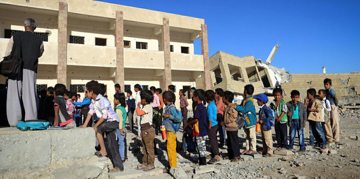 معلمو اليمن يعلّقون إضرابهم في مناطق "الحوثيين"