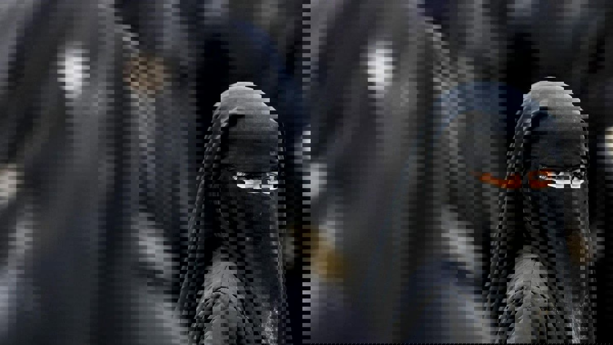 محكمة جزائرية تبرئ تونسية اعتدى عليها أبوبكر البغدادي