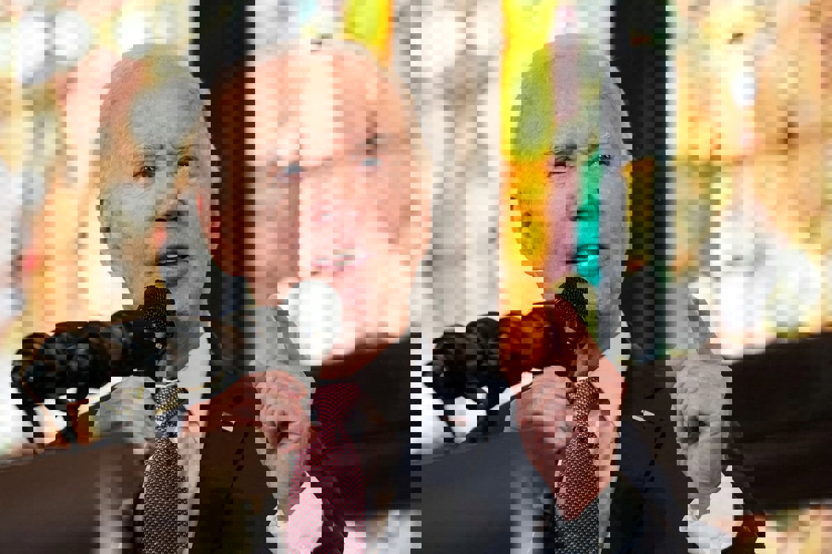 بايدن يصف ميليشيا الحوثي بـ"التنظيم الإرهابي" 