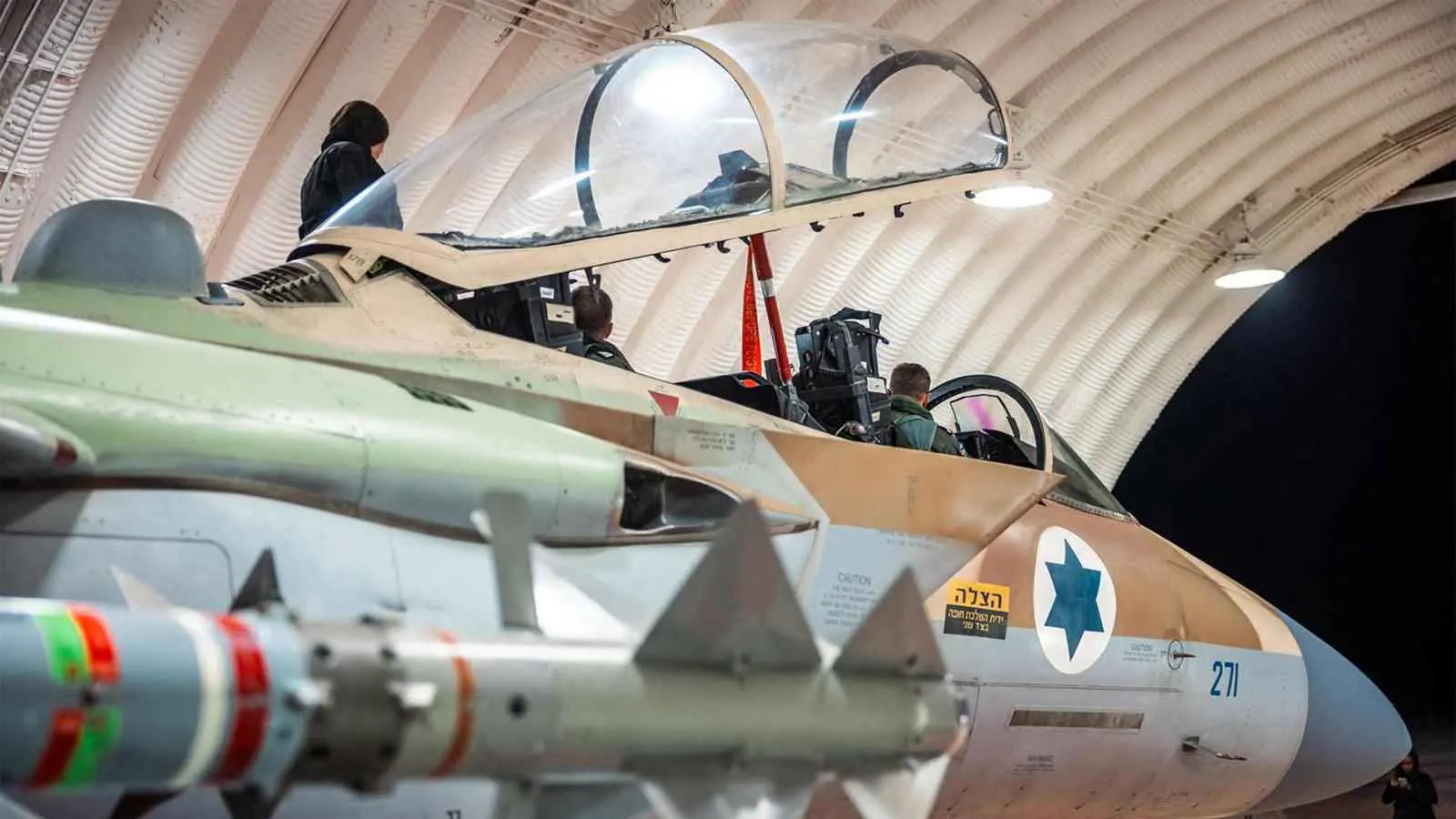 غارات إسرائيلية مكثفة على مواقع نووية وعسكرية حساسة في طهران