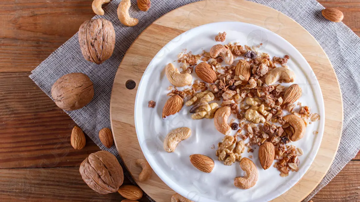 دراسة: الجوز ولبن الزبادي يخفضان ضغط الدم المرتفع