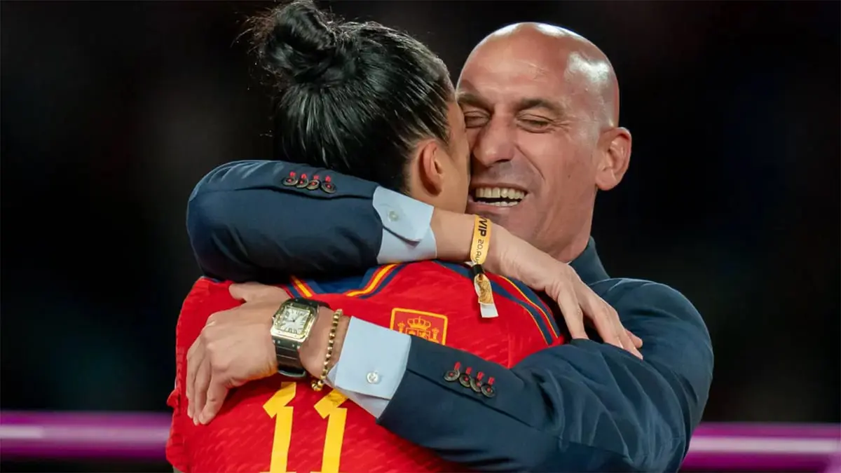 بعد قُبلة هيرموسو.. ما هي العقوبات التي قد يواجهها لويس روبياليس؟