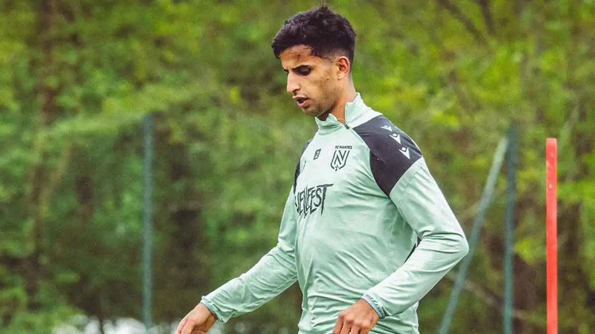 علي يوسف في تدريبات نانت الفرنسي